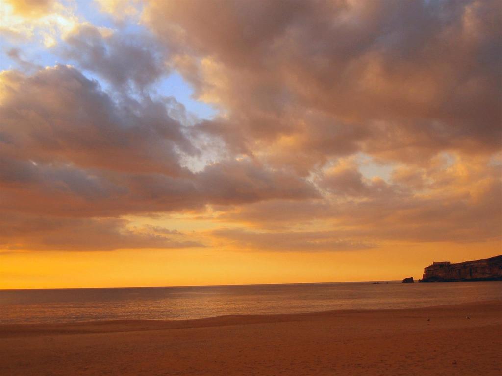 Solar Dos Carvalhos - Apartamentos De Turismo Nazaré Esterno foto